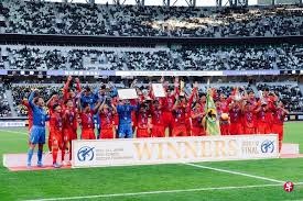 哈维·阿隆索谈伯纳乌嘘声：维尼修斯已足够成熟。他过去是核心球员，未来也永远是。我坚信伯纳乌球迷会全力支持他。 来源：Madrid Xtra